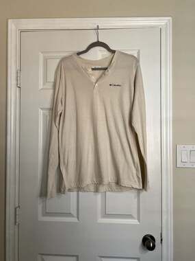 Columbia Men's Thistletown Hills Logo Graphic Long-Sleeve Henley - Fossil